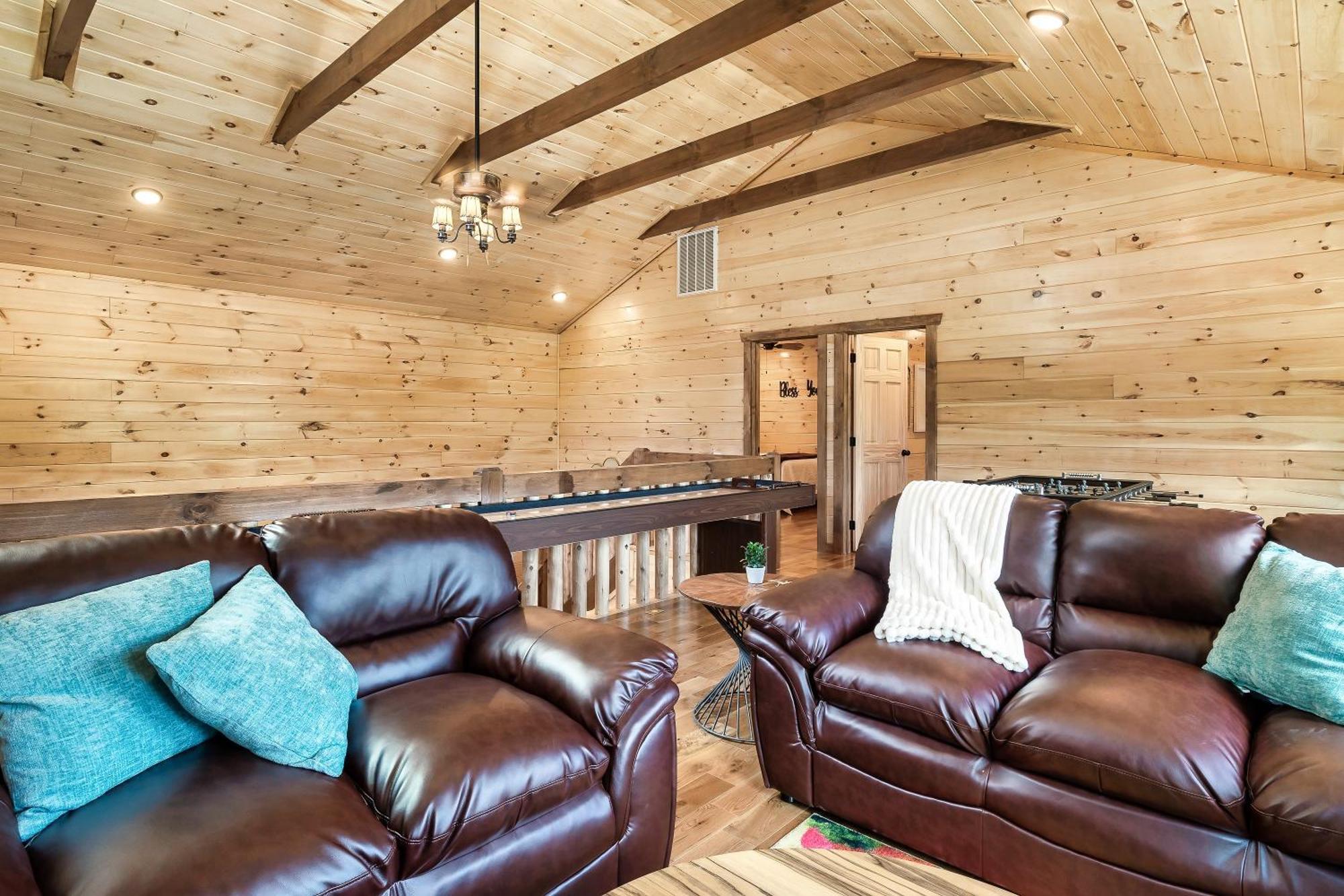 Smokiesboutiquecabins Would Love To Host You At Dolly'S Cute Cabin! 4 Suites With Private Bathrooms - Hot Tub, Fire Pit, Game Room, Resort Pool Open Memorial Day Through Labor Day! Gatlinburg Exterior foto